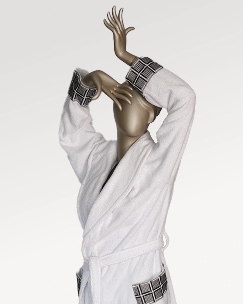 Tilsim Bathrobe - White